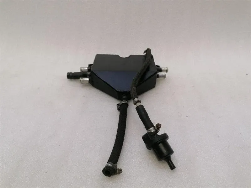 Ferrari 550 Maranello F133 Резервоар за вентилация 171660 Резервоар -