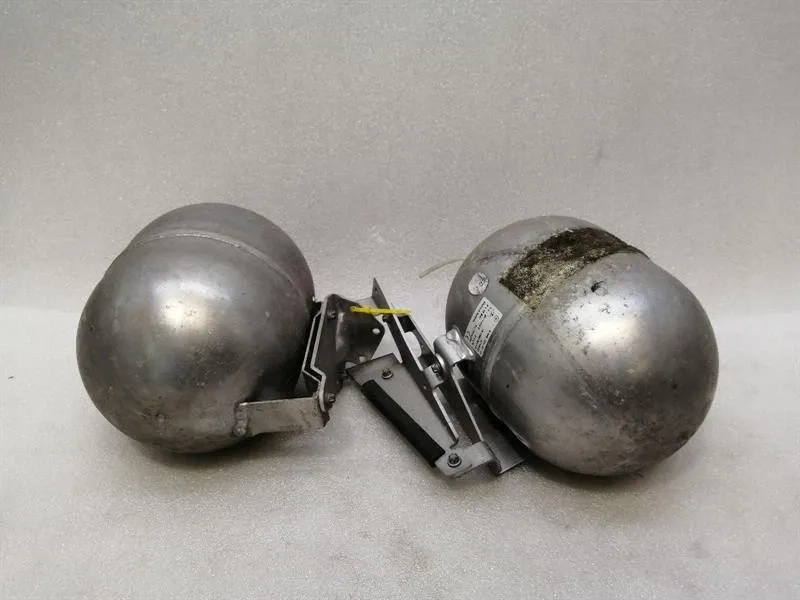 Maybach 57 W240 Zbiornik zawieszenia pneumatycznego A2403200215 pojemnik -