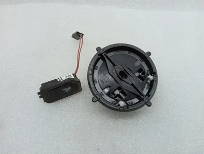 Зеркало левой двери Mercedes C-класса W205 A2228201342 Двигатель + блок освещения