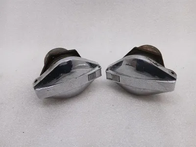 Aston Martin Vantage AM Serie 3 1973-1978 Tanklock Set med 2 Tanklock -