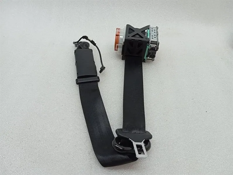 Audi R8 Type 42 V10 5.2 Spyder FRH Seatbelt 427857706F Front Seat Belt-