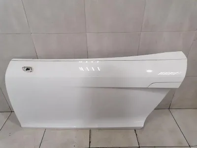 Audi R8 Type 42 V10 5.2 Spyder kreisās priekšējās durvis 427831051 Durvis priekšējās kreisās-