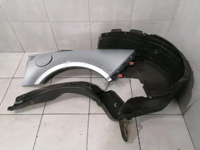 Chevrolet Corvette C7 Z06 kreisais aizmugurējais spārns 84453012 Bojāts kreisās puses spārns-