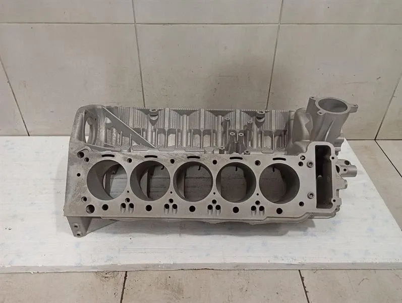 BMW M5 M6 E60 E63 V10 Блок на двигателя S85B50 Блок на двигателя 5.0 -