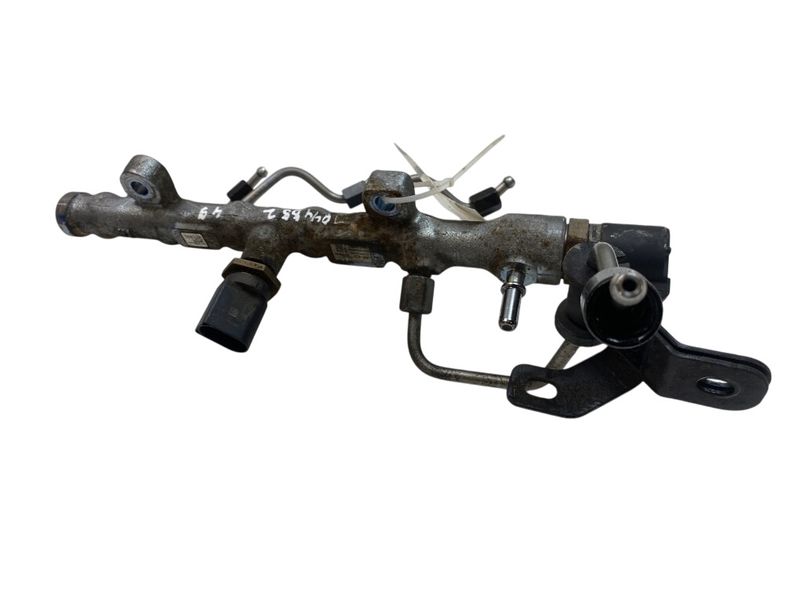 314002U200 Fuel Distributor / fuel rail KIA SPORTAGE (QL) (09.15-10.22)