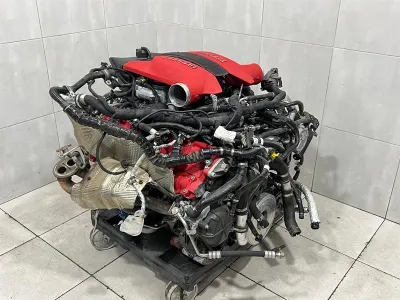 2021 11200KM FERRARI F8 F142MFL TRIBUTO Motor 985000334 Motor V8 3.9 KOMPLETT