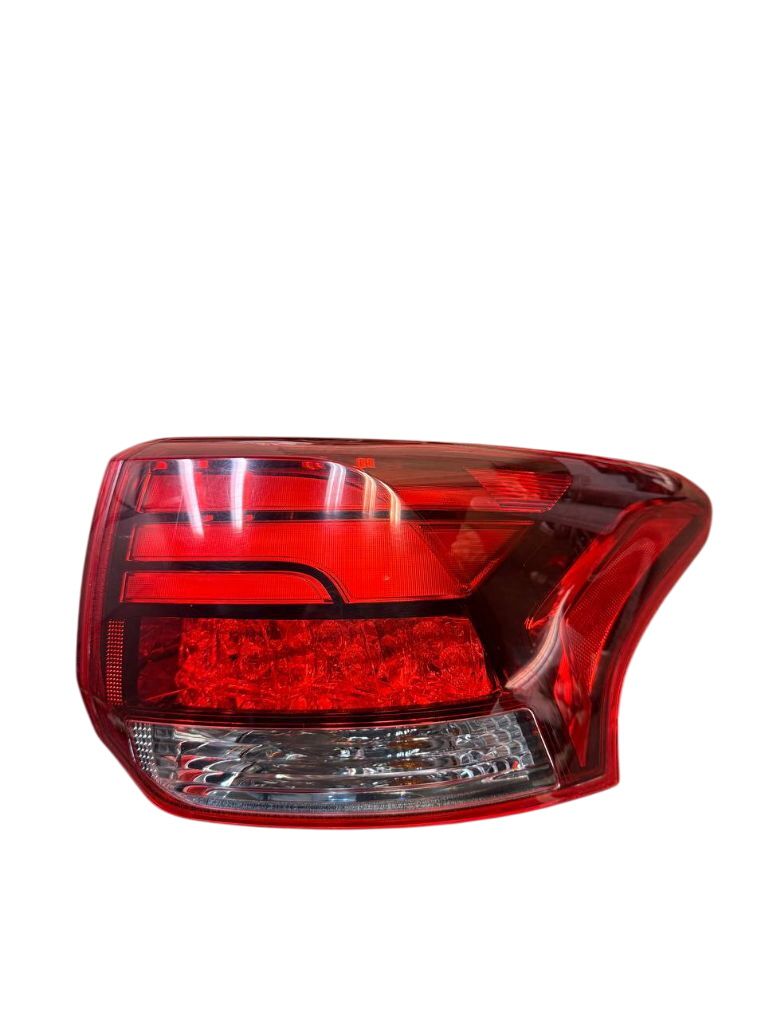 8330B174 Tail light, right MITSUBISHI OUTLANDER III (GG, GF, ZJ, ZK, ZL) (2012-2021)