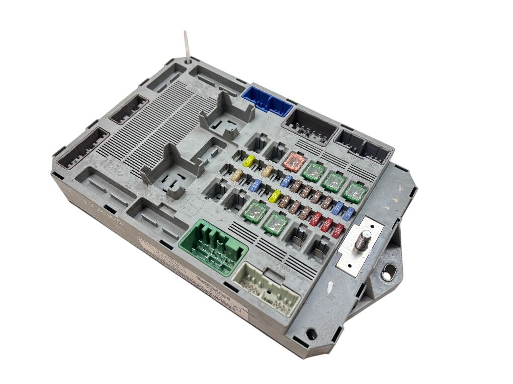 C2Z32179 Fuse box JAGUAR XF (X250, CC9) (2008-2015)