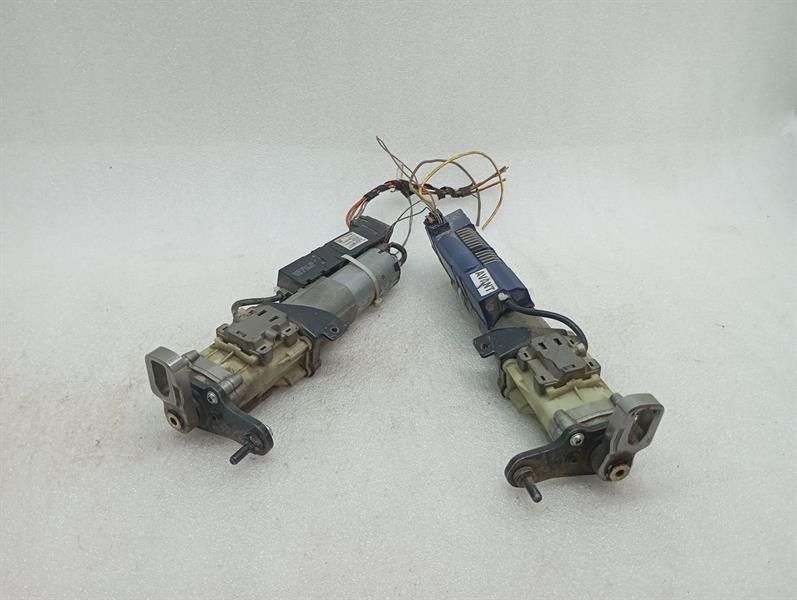 Audi RS4 B8 8K Boat Lid Strut 8K9827852 Tailgate Motor Electric