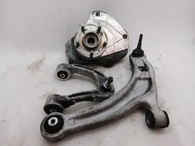 Aston Martin Rapide 10-14 Höger Framnav AD43-3K186-AB Hjullagerhus Fram Re