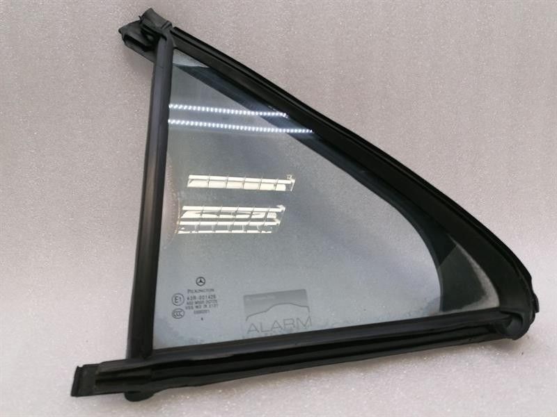 Mercedes S-Class W220 Left Rear 1/4 Glass A2207300320 Door Window 1/4 Rear LH
