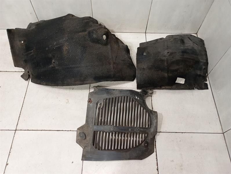 Ferrari California F149 14-17 Wheel Arch Liner 69748400 FR SET Wheel Arch Cover