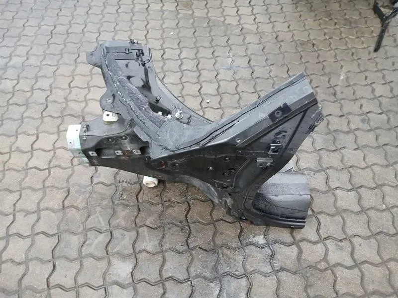 McLaren 570S Spider Left Front Chassis Leg 13A1314CP Left Front Wheel Arch-