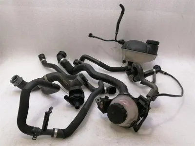 Mercedes E W238 Zbiornik wyrównawczy rur układu chłodzenia A2055000049