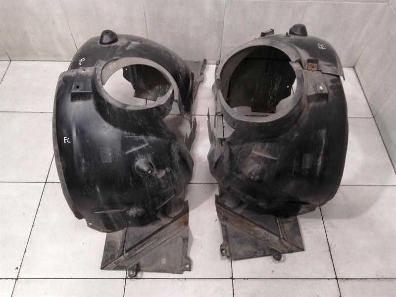 Mercedes CLK W209 Wheel Arch Liner Front Set A2098840722 Wheel Arch Cover Set