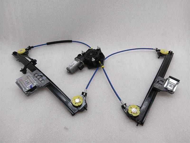 Ferrari F8 F142MFL Right Front Door Winder 86266300 Window Regulator Front Right