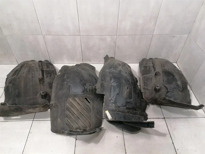 MERCEDES CL W217 WHEEL ARCH LINER A2176902300 CL63 FRONT SET AMG DEFECTS