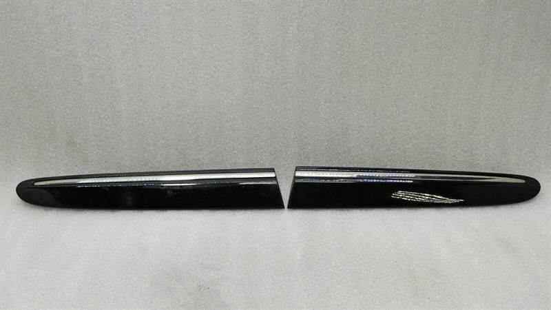 Комплект задних молдингов кузова Mercedes CLK W209 A2096902562, полоса A2096902662.