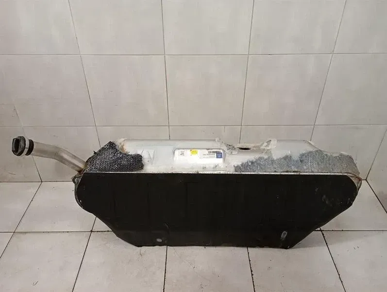 Maybach 62 V240 Fuel Tank A2404700701 Fuel Tank A2404703601 — Europe Delivery