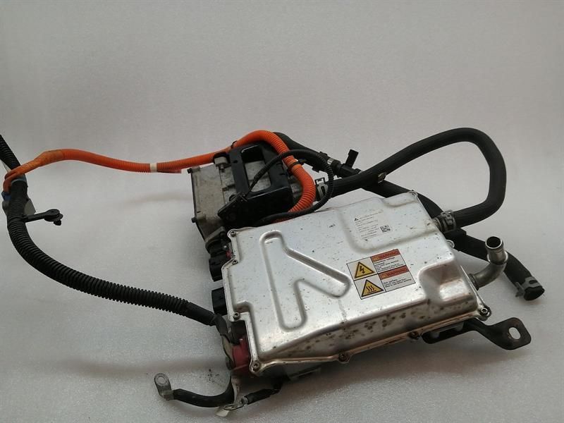 TESLA MODEL S 75 ELECTRONIC MODULE 1038901-00-H BATTERY HEATER 1028665-00-E — Europe Delivery