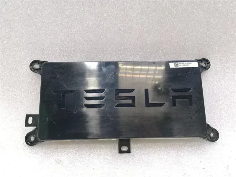 Модуль задней левой двери Tesla Model X 75D RLH 1043900-10-D — Доставка по Европе