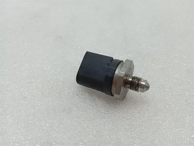 Porsche Cayman 718 Fuel Rail Sensor 9P1906051 Fuel Pressure Sensor — Europe Delivery