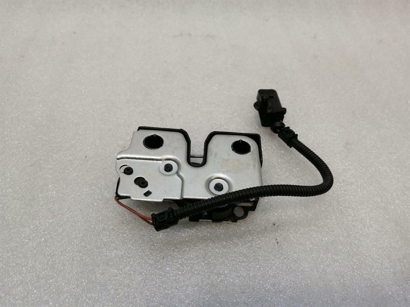Porsche Boxster 718 Boot Lock 98151205304 Tailgate Lock — Europe Delivery