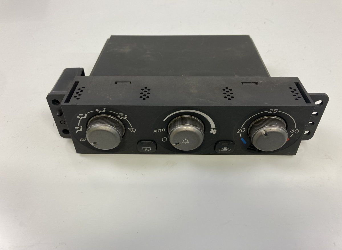MR979535 CAB502A020B Heater control panel MITSUBISHI LANCER (CS, CT) (2000-2013) — Europe Delivery