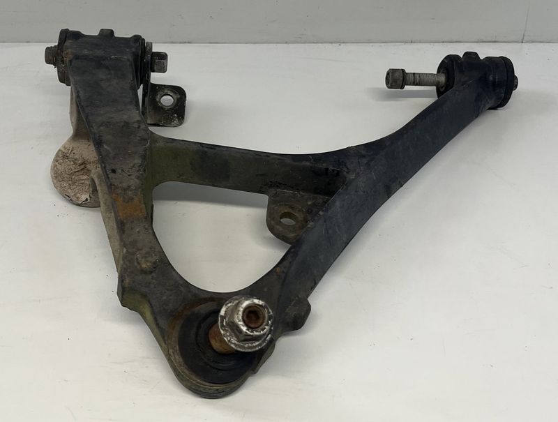 15047209L Front Axle Track Control Arm lower left CADILLAC ESCALADE (1998-2006) — Europe Delivery