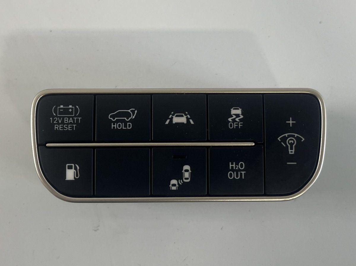 93700M5950UUG 93700-M5950 Zestaw przełączników łączonych w desce rozdzielczej HYUNDAI NEXO (FE) (2018-) — Dostawa w Europie