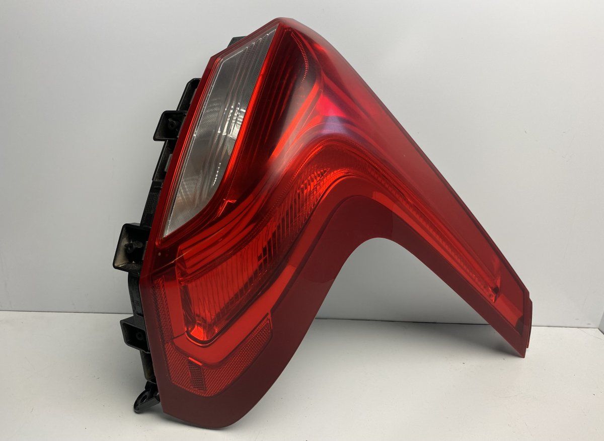31395845 Tail light, right VOLVO V40 (2012-2019) — Europe Delivery
