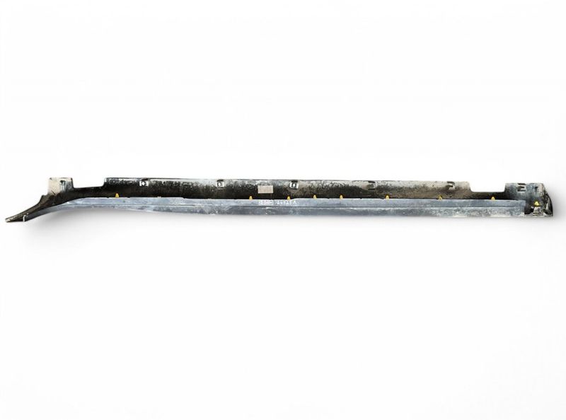 87752H8410 Sānu daļa (slieksnis) Labais KIA STONIC (YB) (2017-) — Piegāde Eiropā