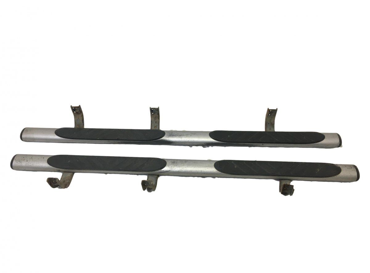 96101EB10A Foot / side step left NISSAN NAVARA II / NP300 (D40) (2004-2021) — Europe Delivery