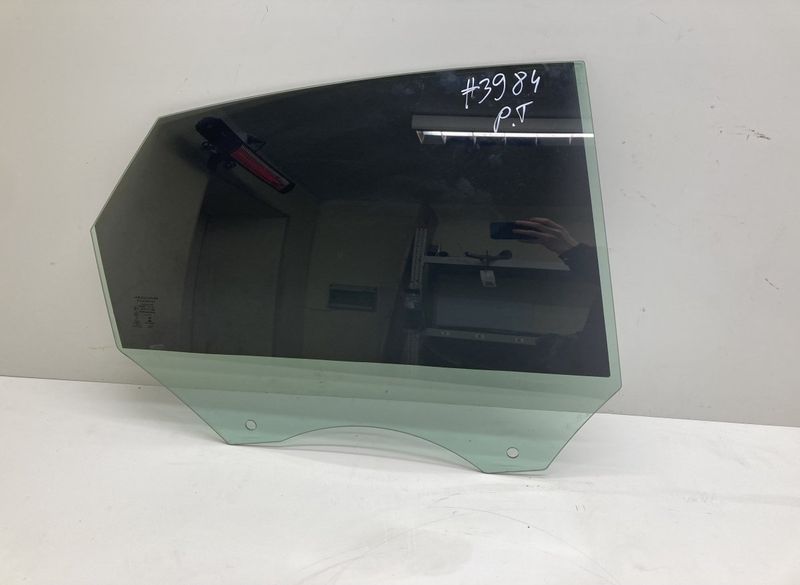 T2H1152 Door window glass rear right JAGUAR XF (X260) (2015-2024) — Europe Delivery