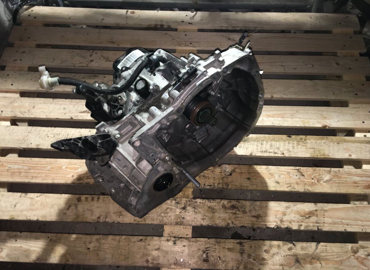 Gearbox DACIA SANDERO II (2012-2020) — Europe Delivery