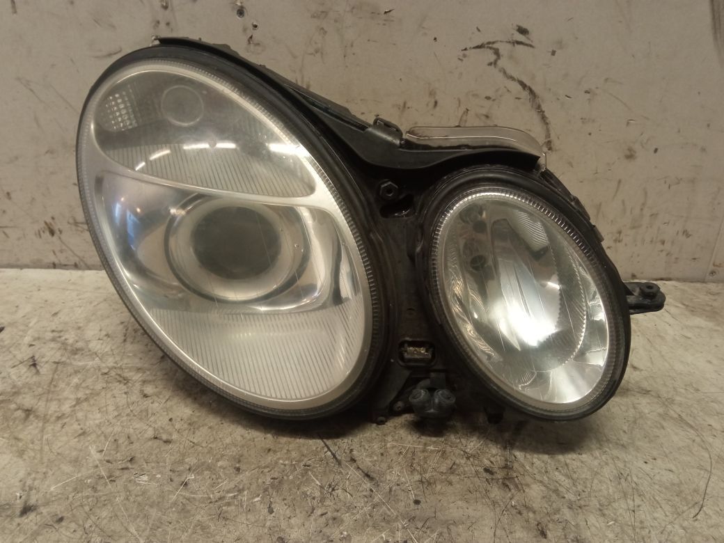 Headlight right MERCEDES-BENZ E-CLASS (W211) (2002-2009) — Europe Delivery