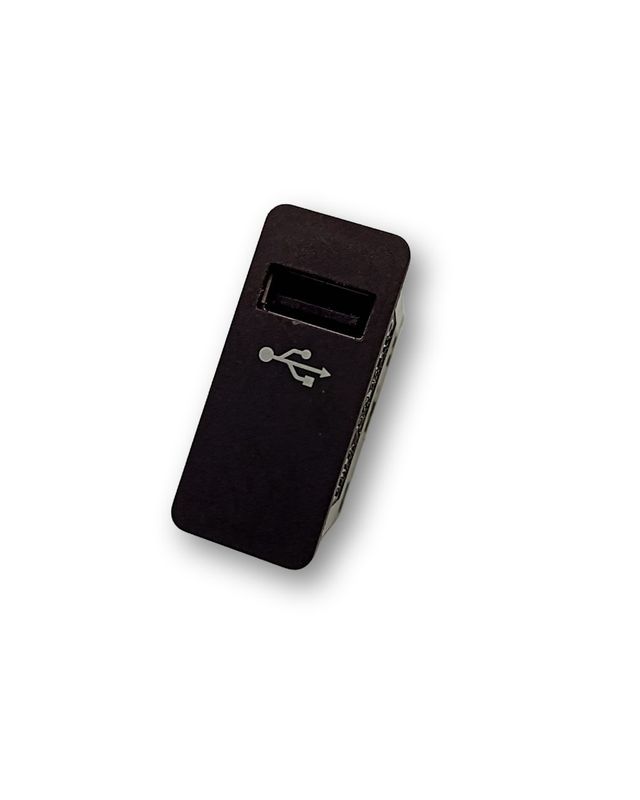 BMW I8 USB socket connector OEM 6820397 — Europe Delivery