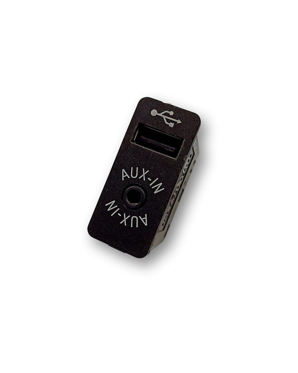 BMW X5 USB socket connector OEM 84109266607 — Europe Delivery