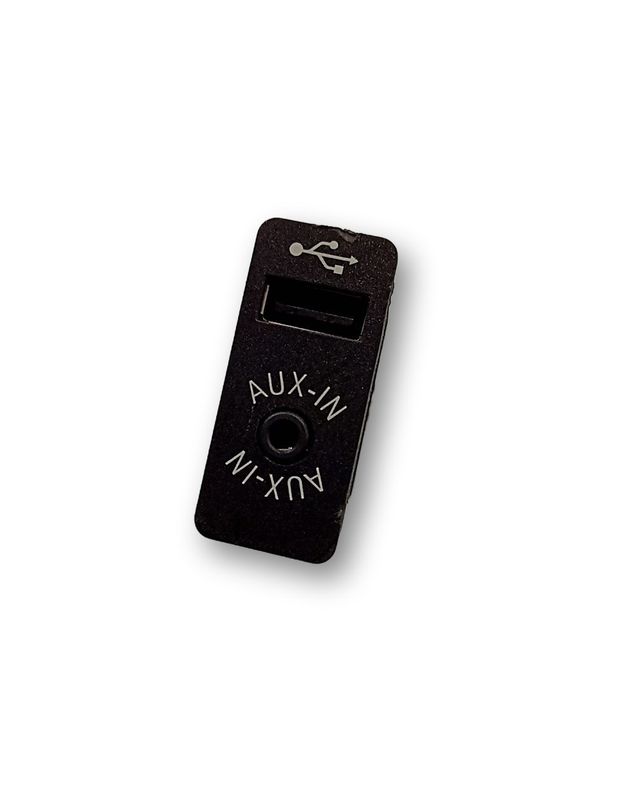 BMW X5 USB socket connector OEM 84109266607 — Europe Delivery