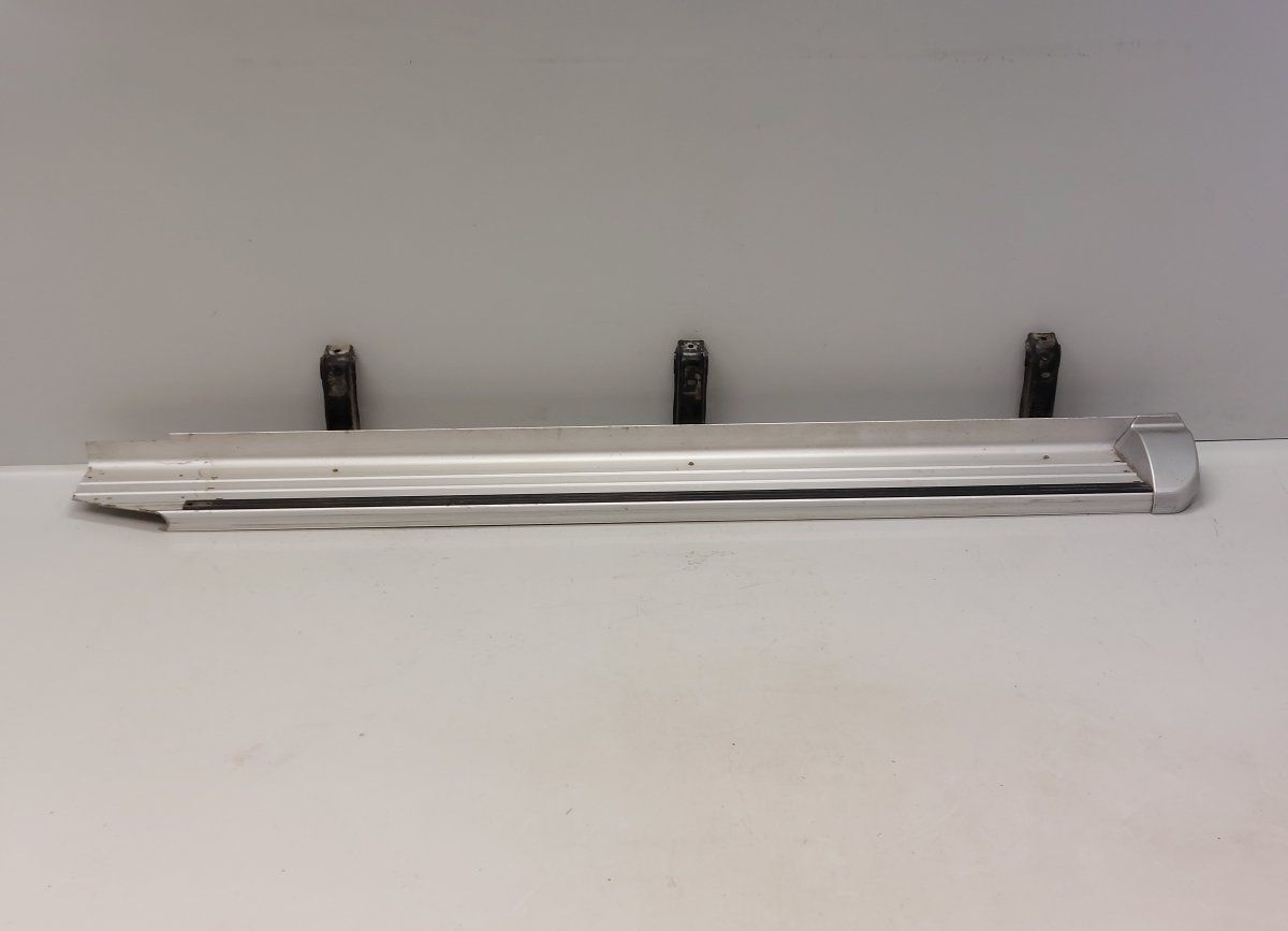 Foot / side step right MITSUBISHI L200 V / TRITON (KJ, KK, KL) (2014-2023) — Europe Delivery