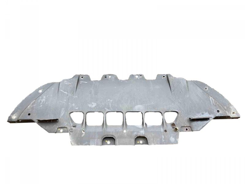 670001748 Motor-Spritzschutz vorne MASERATI GHIBLI III (M157) (2013-2023) — Europa-Versand