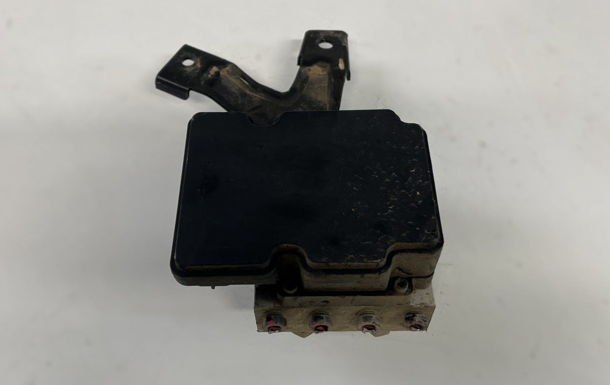C858932650 ABS hydraulic unit / pump HYUNDAI i20 II (GB) (2014-2020) — Europe Delivery