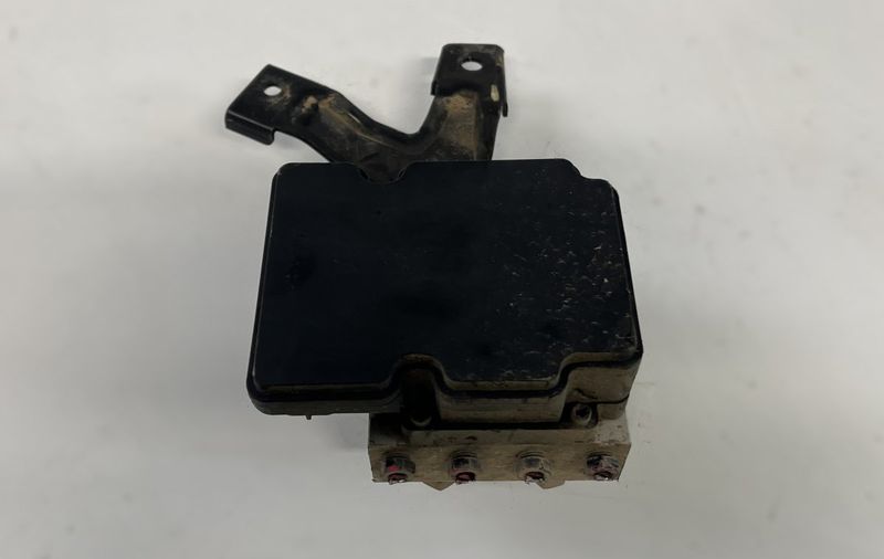 C858932650 ABS hydraulic unit / pump HYUNDAI i20 II (GB) (2014-2020) — Europe Delivery