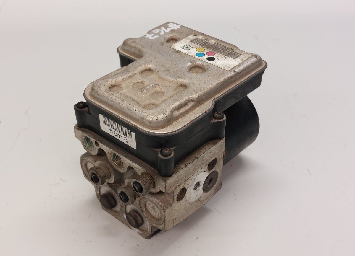 13567134 ABS hydraulic unit / pump GMC SAVANA 1500 [USA] (2002-) — Europe Delivery