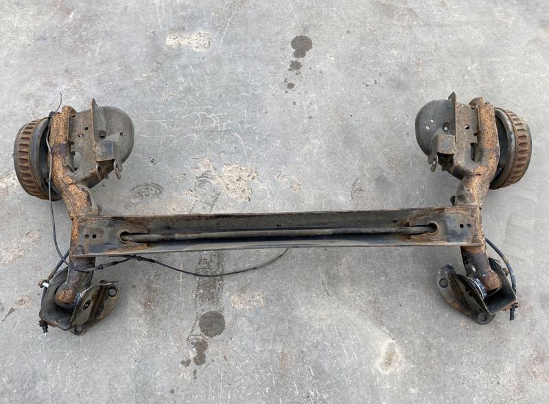 555114672R Rear axle Beam DACIA LODGY (2012-2022) — Europe Delivery