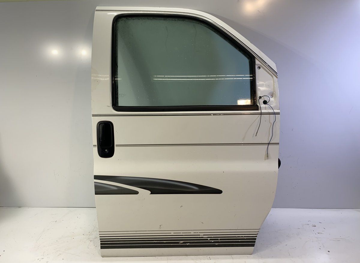 Door Front Right GMC SAVANA 1500 [USA] (2002-) — Europe Delivery