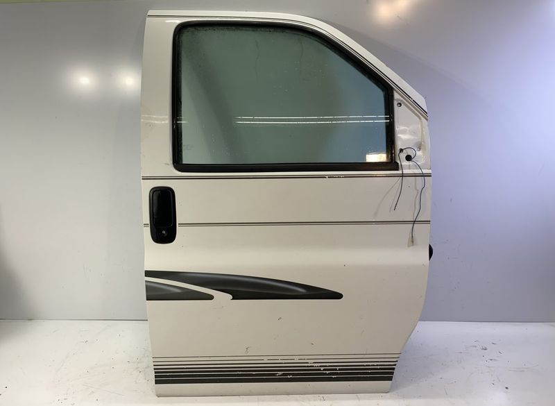 Door Front Right GMC SAVANA 1500 [USA] (2002-) — Europe Delivery