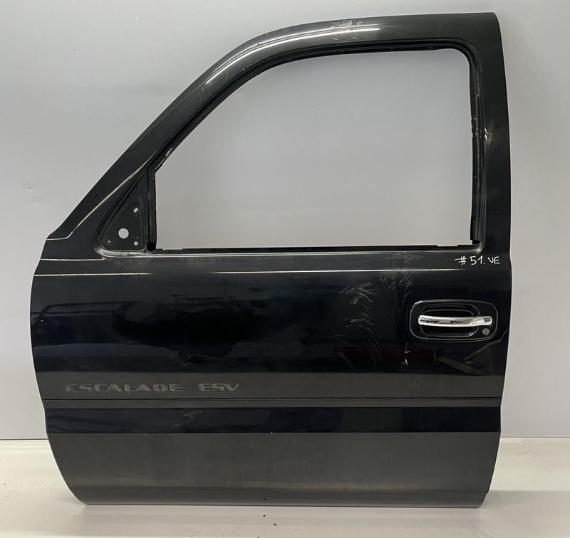 15017223 Door Front Left CADILLAC ESCALADE (1998-2006) — Europe Delivery
