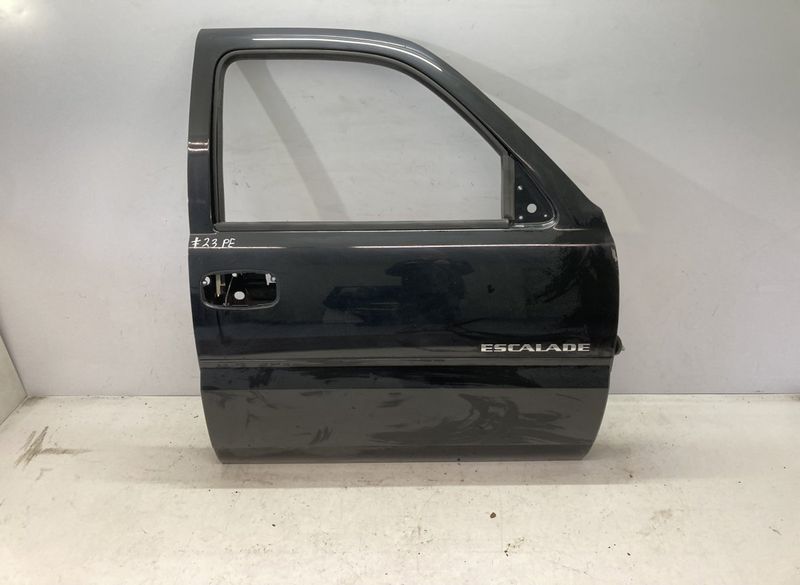 Door Front Right CADILLAC ESCALADE (1998-2006) — Europe Delivery