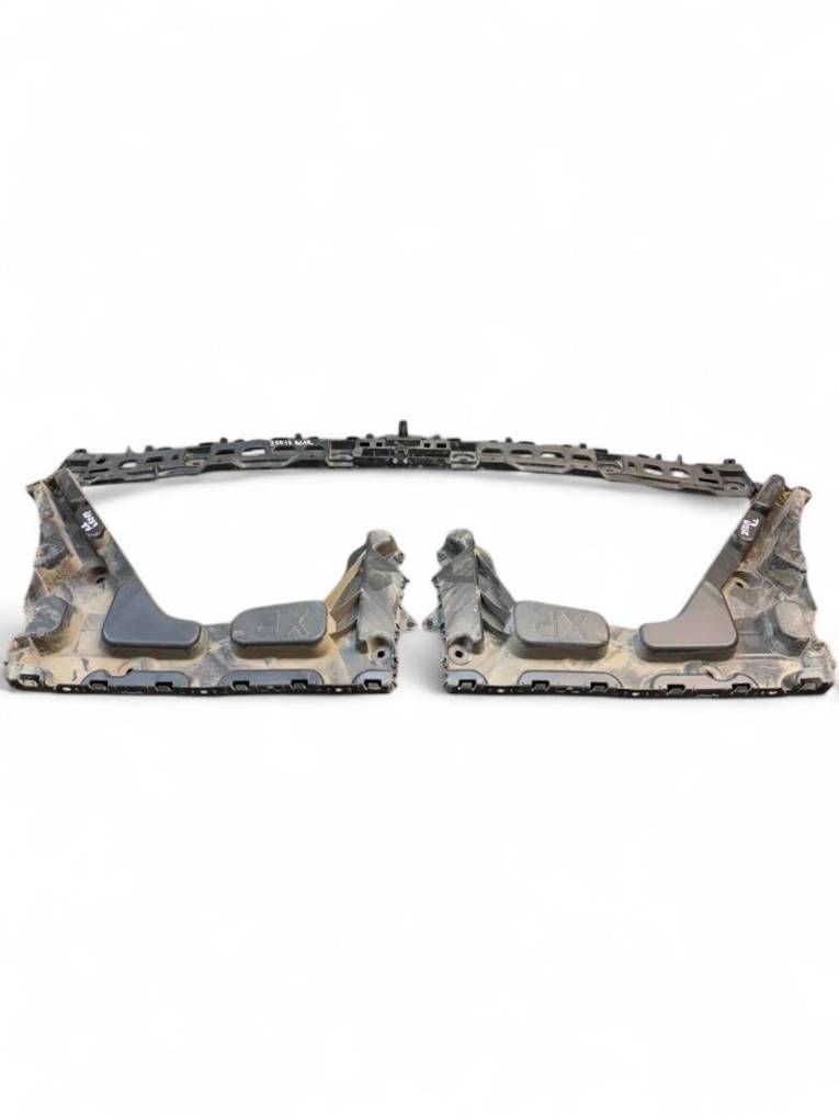 5F9807384A 5F9807376A 5F9807393A 5F9807375A 5F9807863A Support de porte-bagages de pare-chocs arrière sur garde-boue SEAT LEON (5F) (2012-2020) — Livraison en Europe